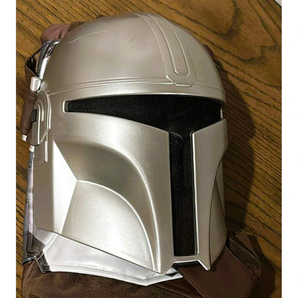 Disney Store Mandalorian Adaptive Halloween Costume sz Med  SCRATCHES ON HELMET